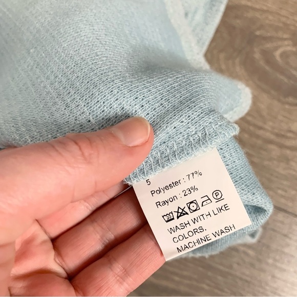 Shein Women’s Cropped T-shirt Top Short sleeve pale blue Casual Size Large - Picture 6 of 7